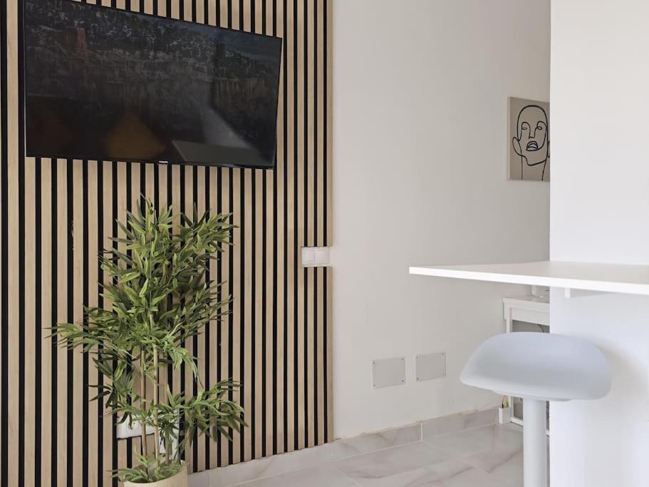 Verdiales Sunset Terrace. Balcony , Seasonal Pool And Great Views. Appartement